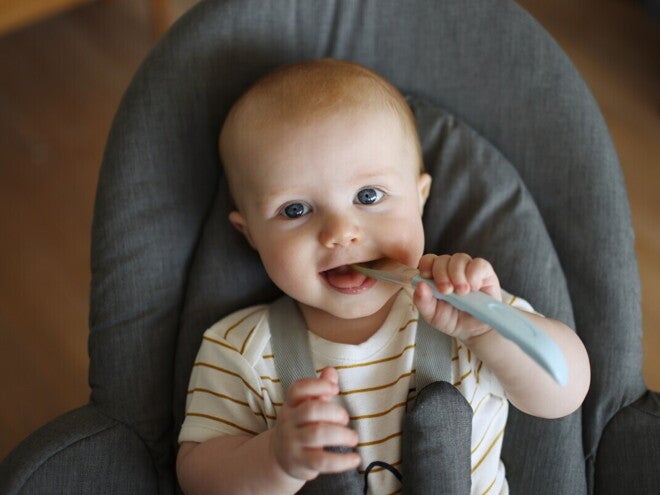 Vse, kar morate vedeti o dojenčkovih prvih zobkih
