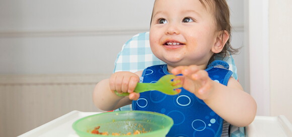 14 načinov za vzgojo malčka z zdravimi prehranjevalnimi navadami